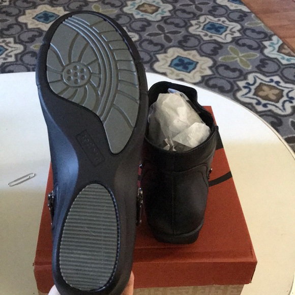 NWT Black Ankle Boots - Picture 6 of 7